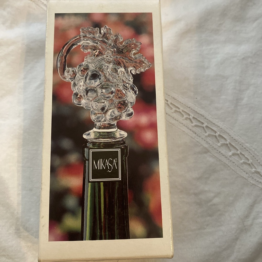 MIKASA FRUIT, GRAPE VINE, GLASS COLLECTION BOTTLE STOPPER